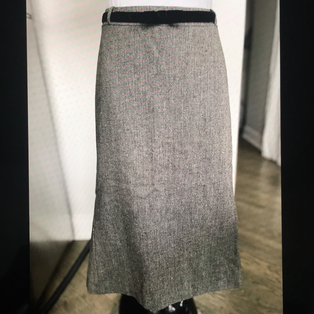 Small H&M size 4 grey pencil skirt.
